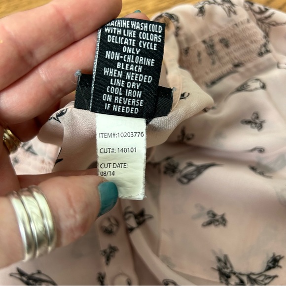 TORRID | Sheer Pink Chiffon Bird Print Henley Blouse - Picture 9 of 15